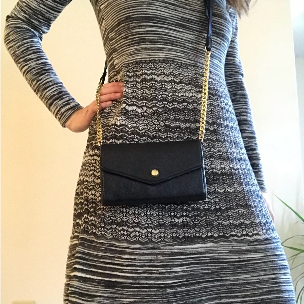 Crossbody clutch with removable strap